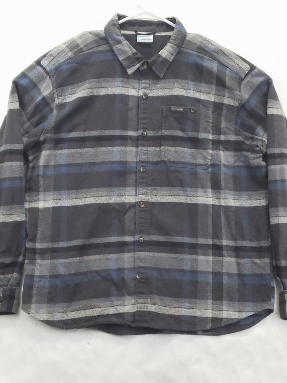 Columbia Shirt Mens XL Gray White Flannel Plaid Long Sleeve Classic Button-Up